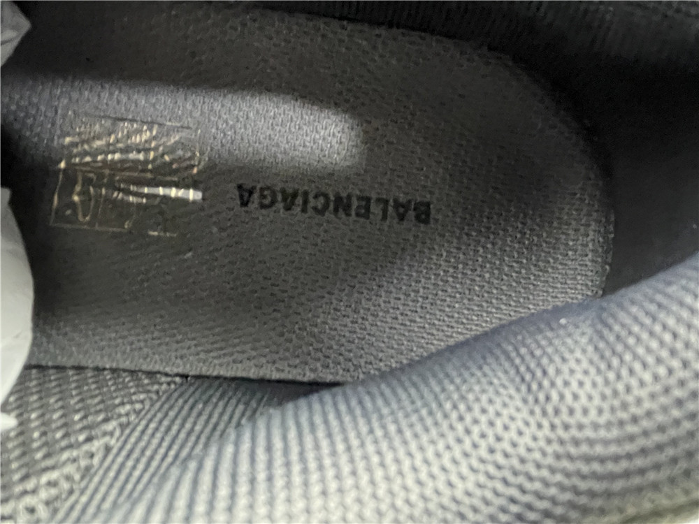 Balenciaga Triple S Clear Sole Dark Grey 541624-W2GA1-1801