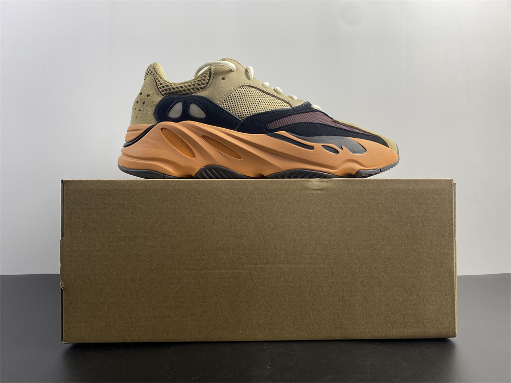 adidas Yeezy Boost 700Enflame Amber