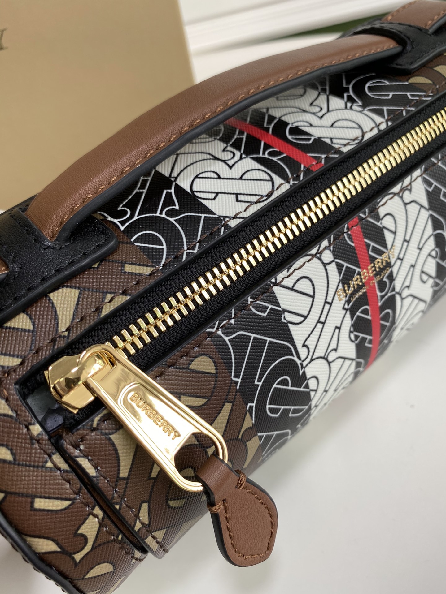 Burberry 178148 21 x 11 x 11cm