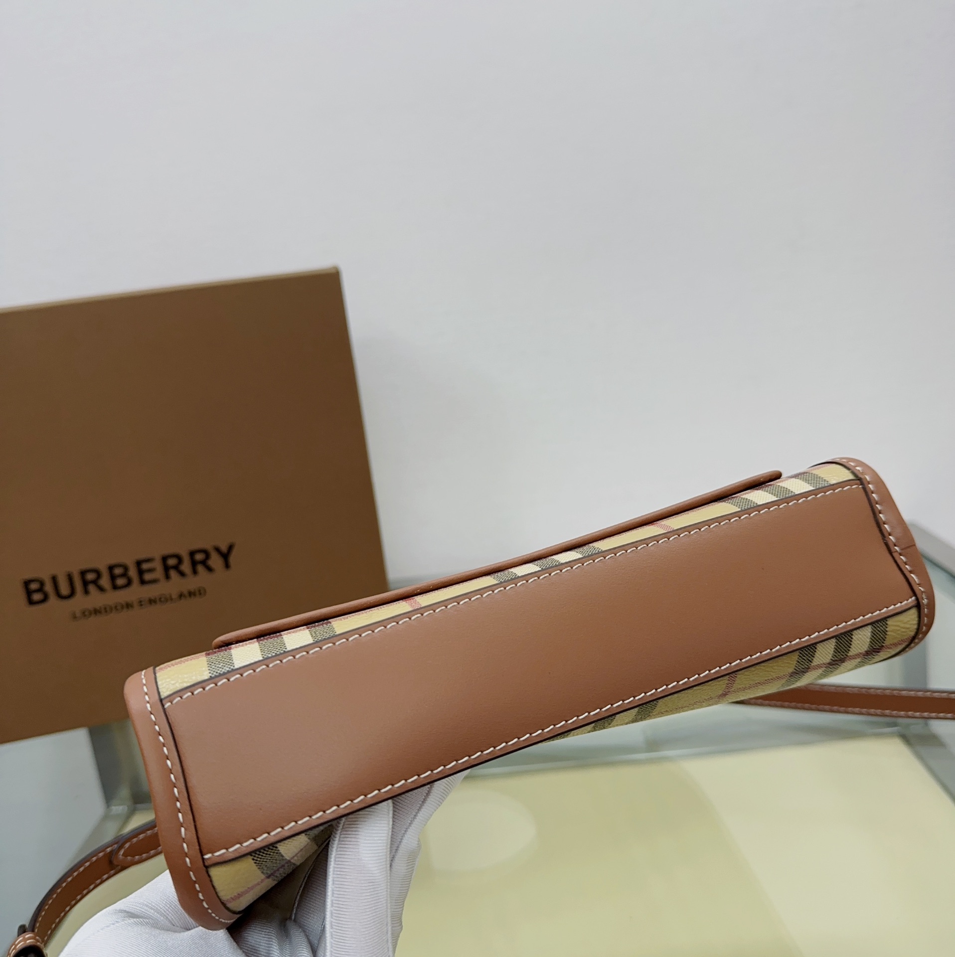 Burberry 477660 23×6× 26.5cm