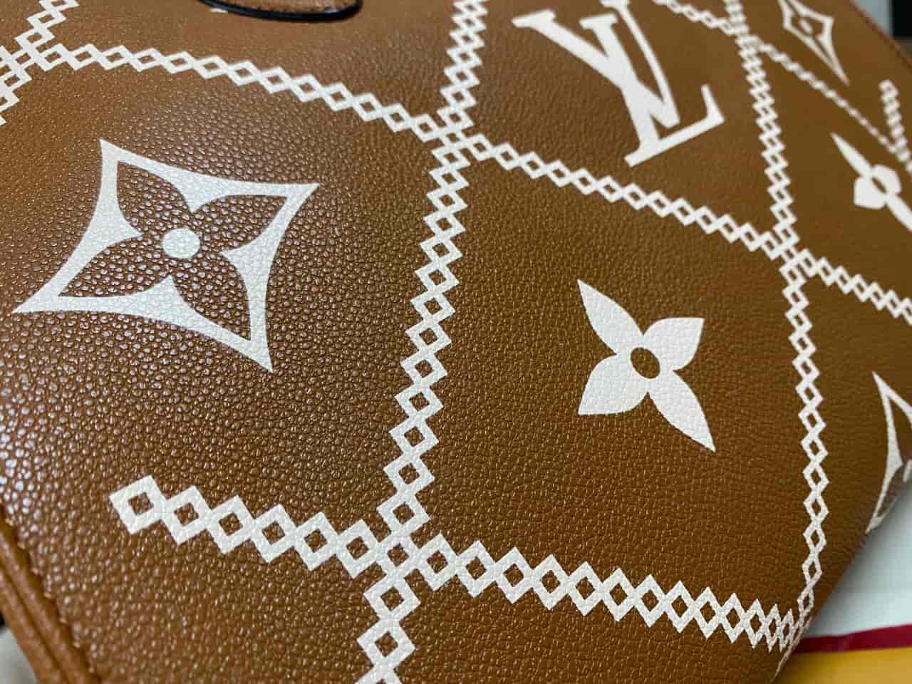 Louis Vuitton OnTheGo MM Arizona Brown