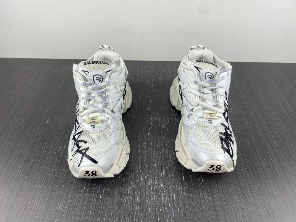 Balenciaga Runner Graffiti