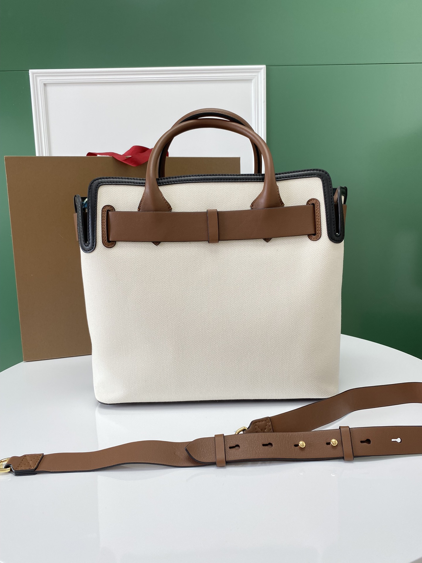 Burberry The Belt 338183 40 x 20 x 39cm