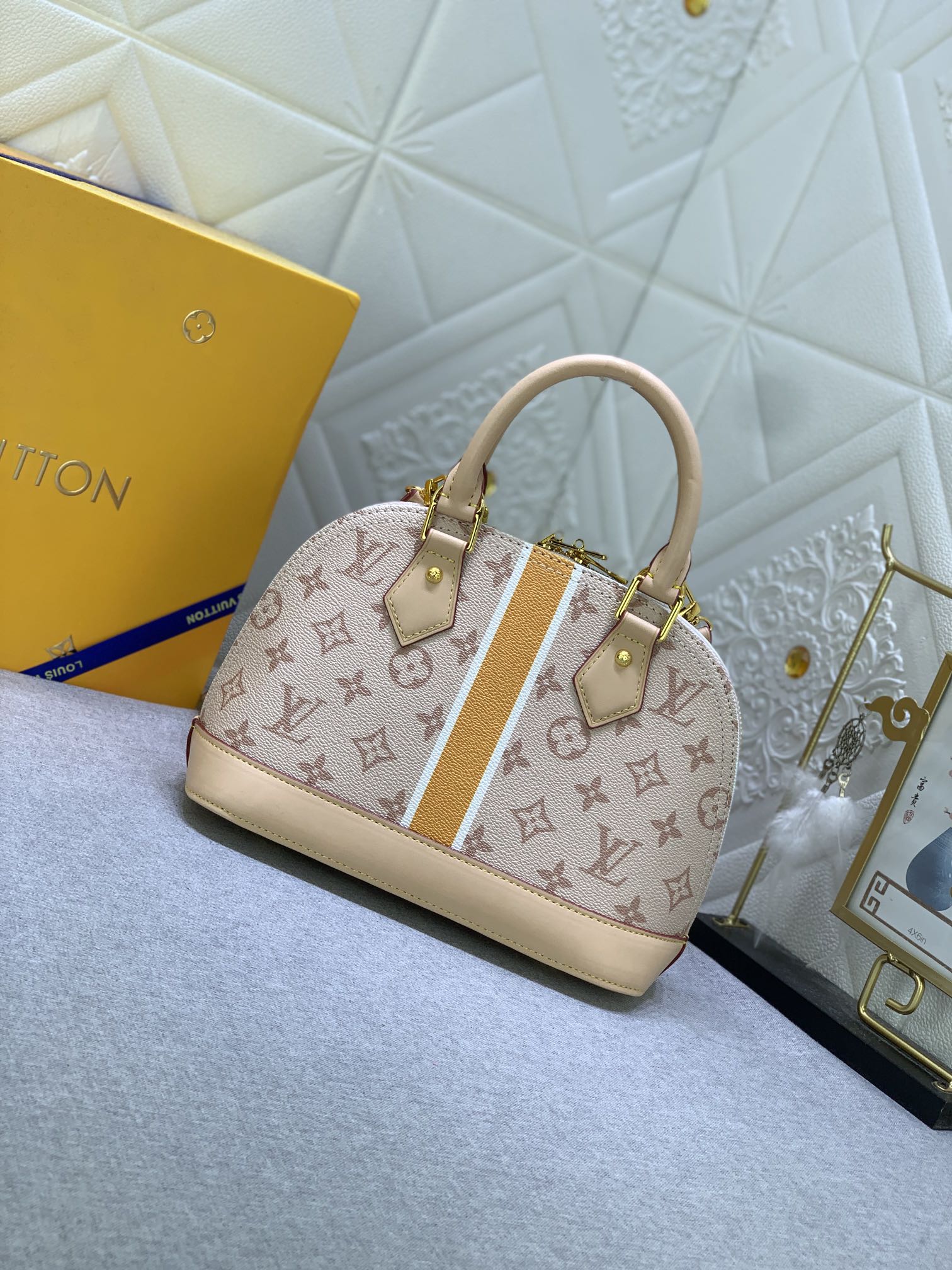 Louis Vuitton Alma BB M53152 23.5x17.5x11.5cm