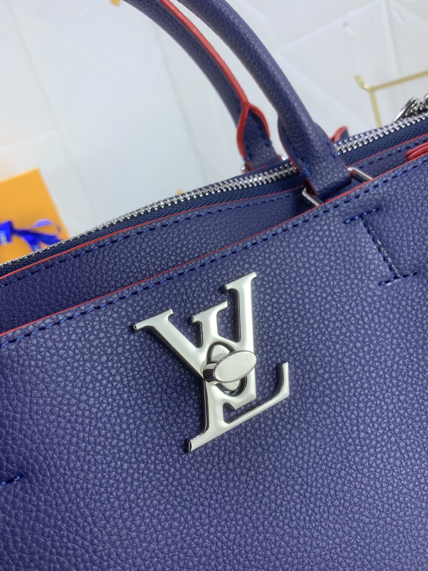 Louis Vuitton LOCKMETO M54569 (2) 38 x 24x 15.5cm