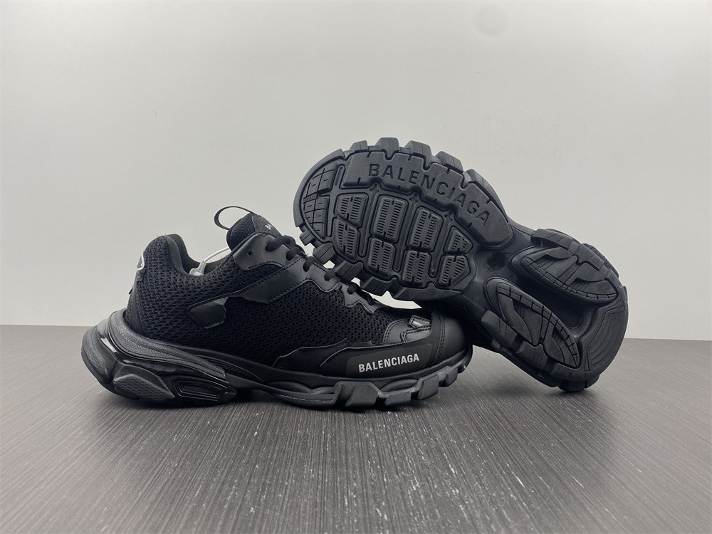 BALENCIAGA Track.3 Sneakers - Black