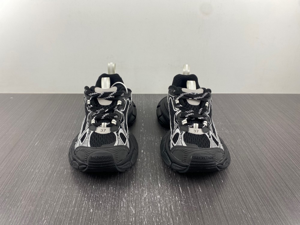 Balenciaga 十IAGA -PHANTOM SNEAKER W3RB5 0218