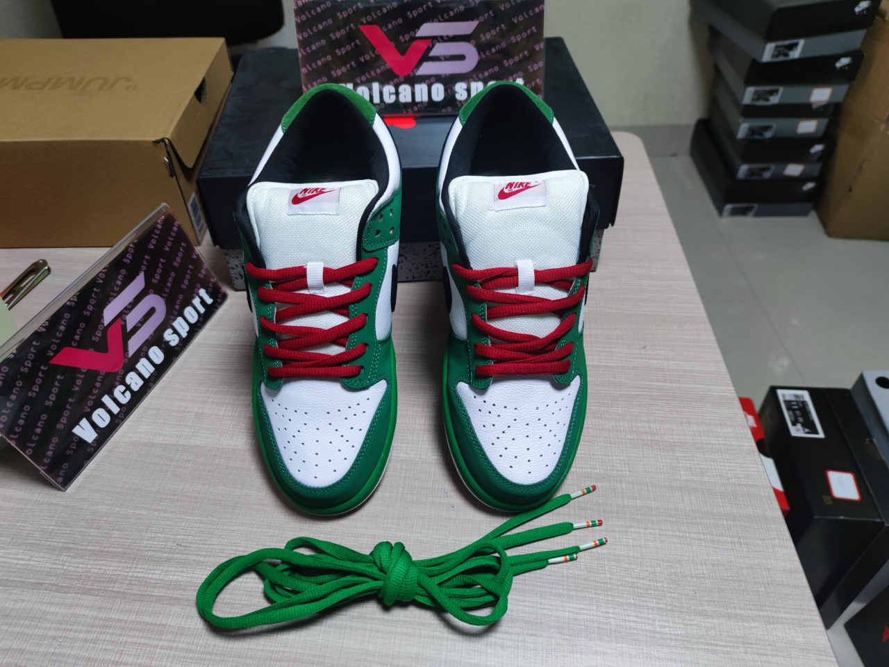 SB Dunk Low Heineken 304292 302