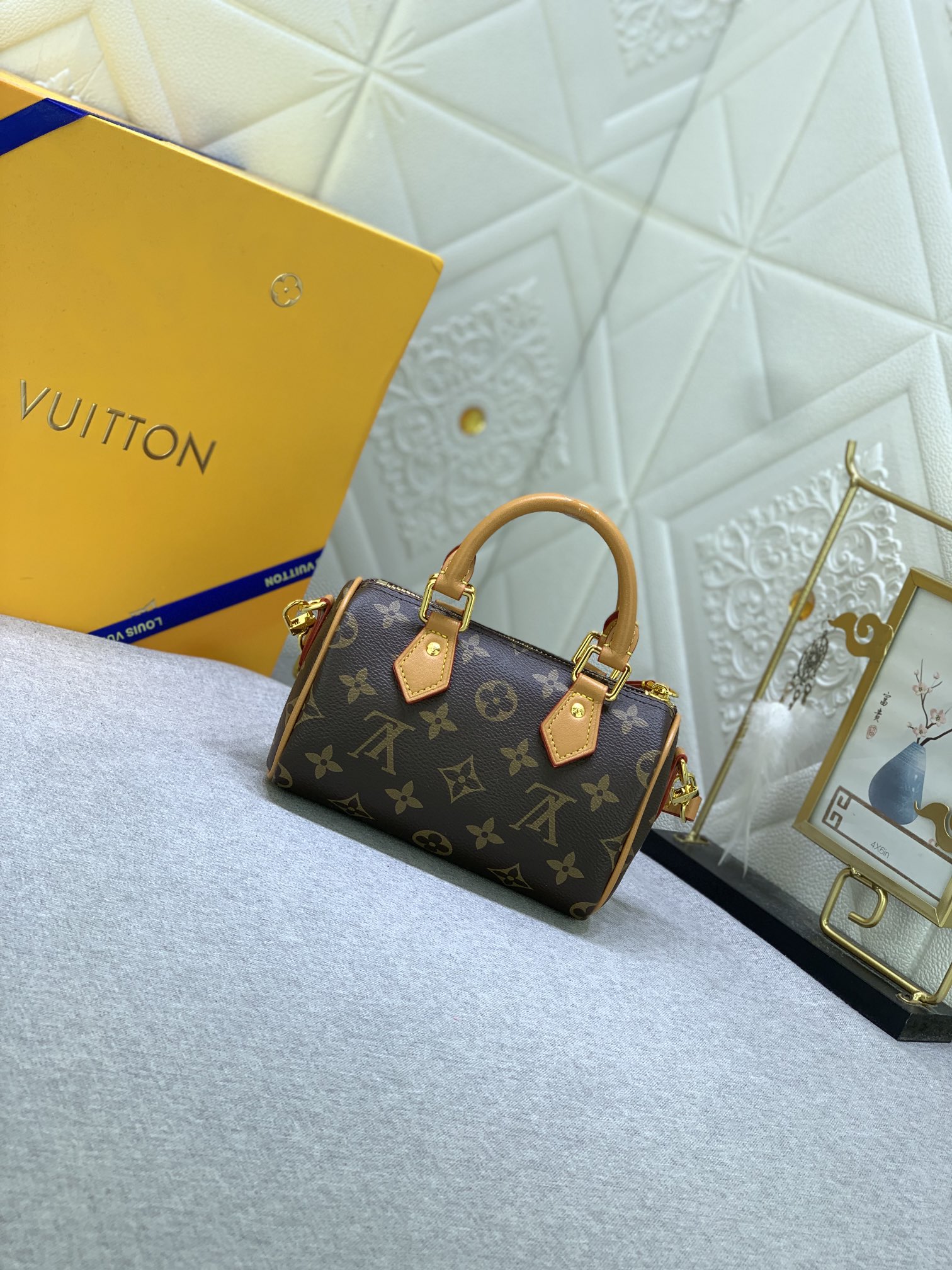 Louis Vuitton Nano Speedy M81085 16 x 10 x 7.5cm