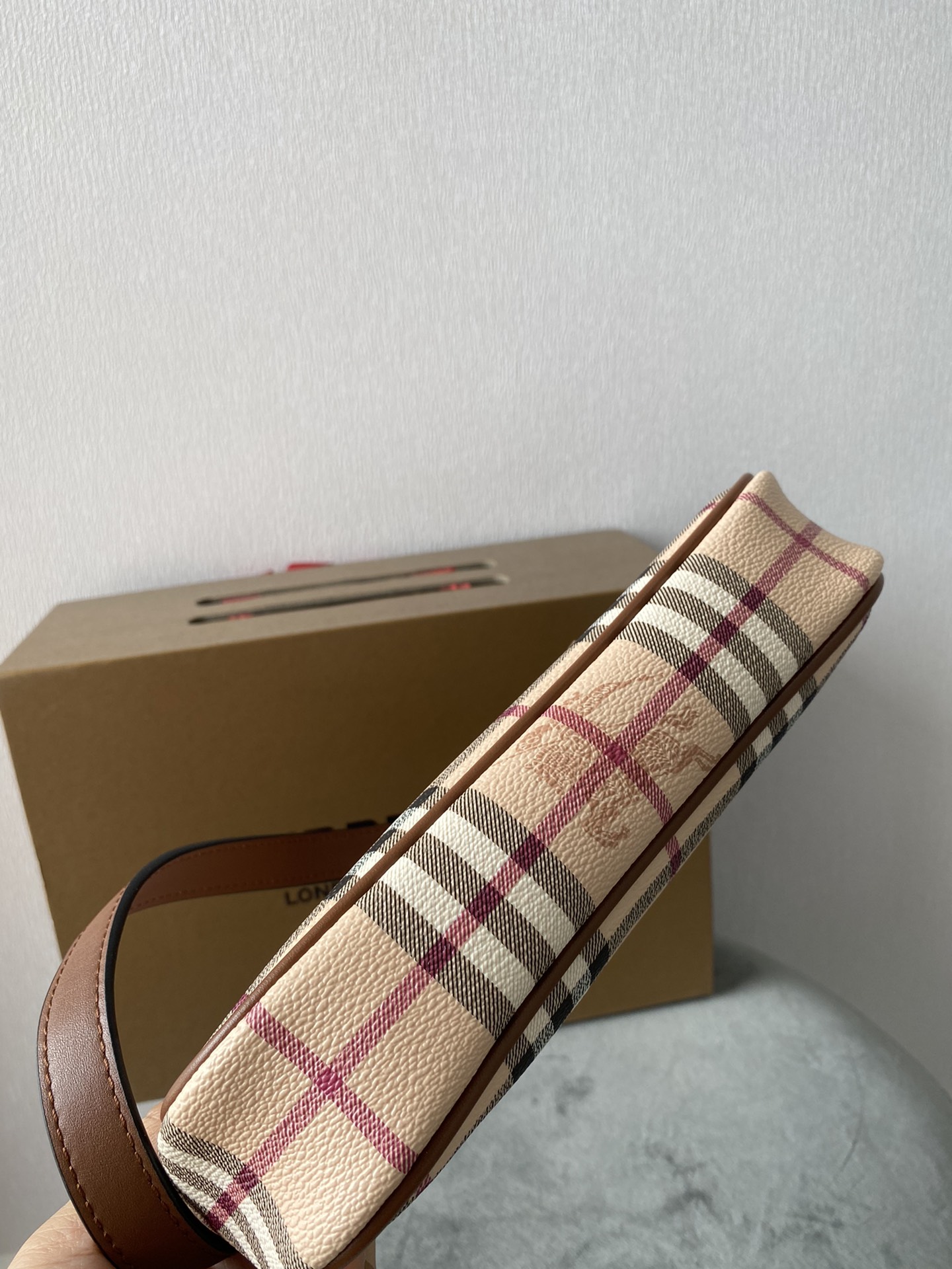 Burberry 881928 21x5x14cm