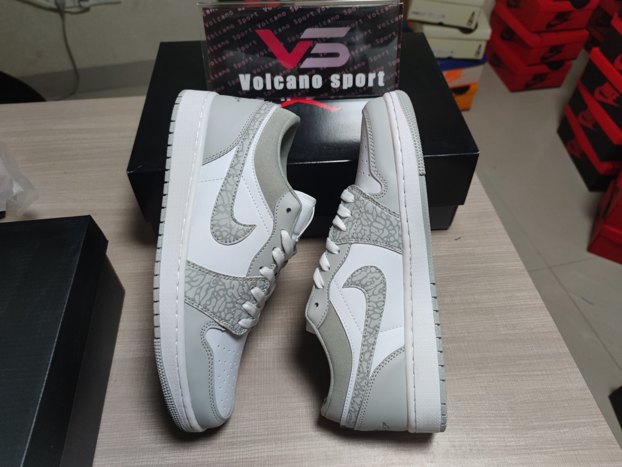 Jordan 1 Low PRM