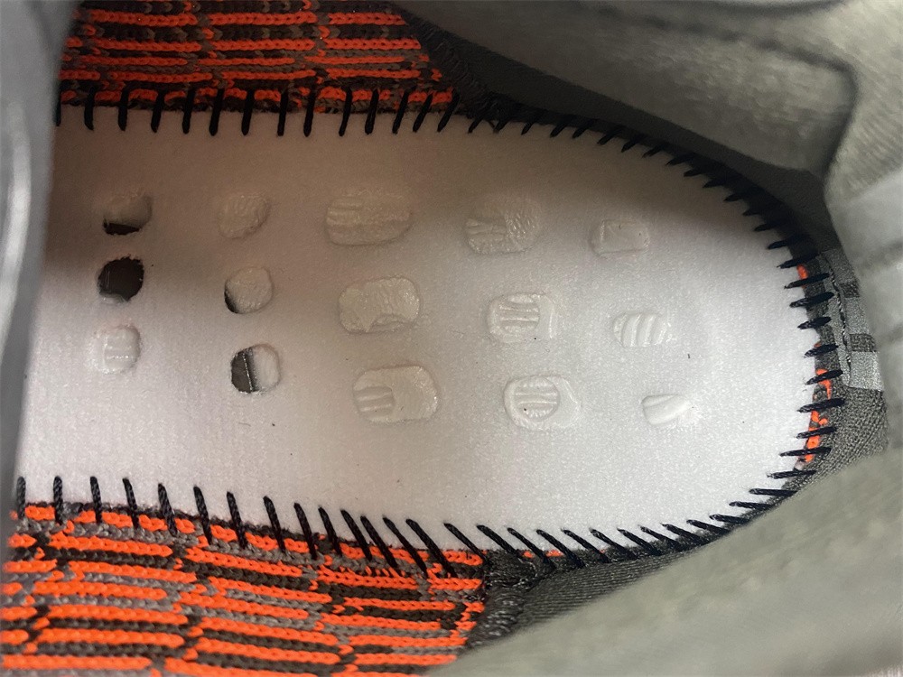 Yeezy Boost 350 V2 Carbon Beluga