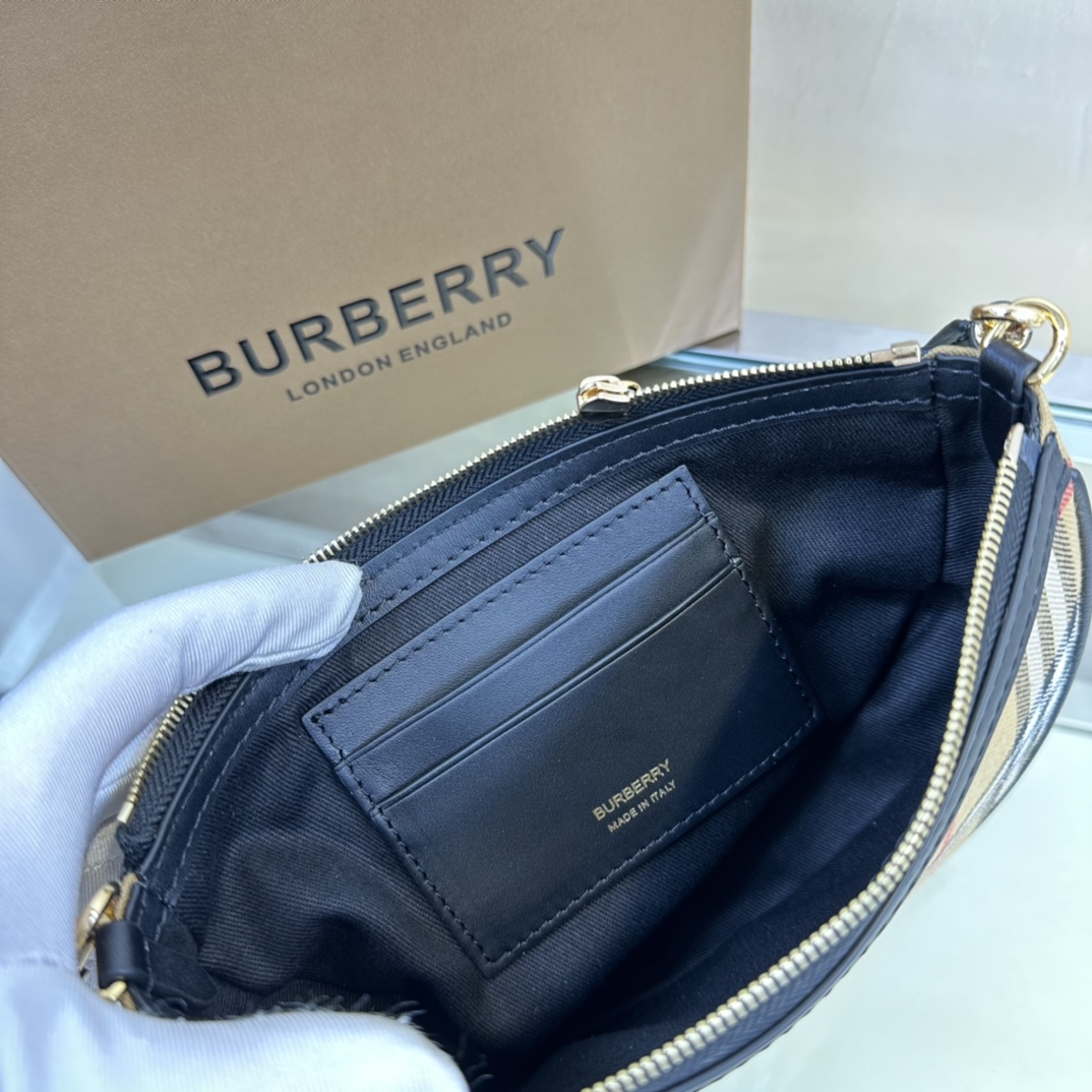 Burberry 405133 21 x 4 x 12.2 cm