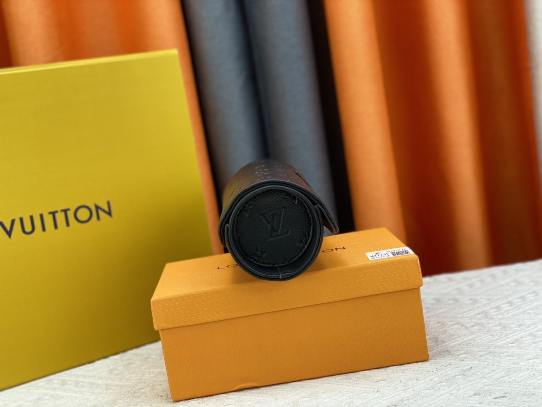 Louis Vuitton M47530 20 x 8 x 8 cm