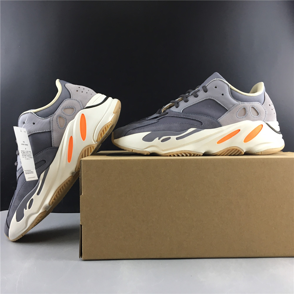 adidas Yeezy Boost 700Magnet