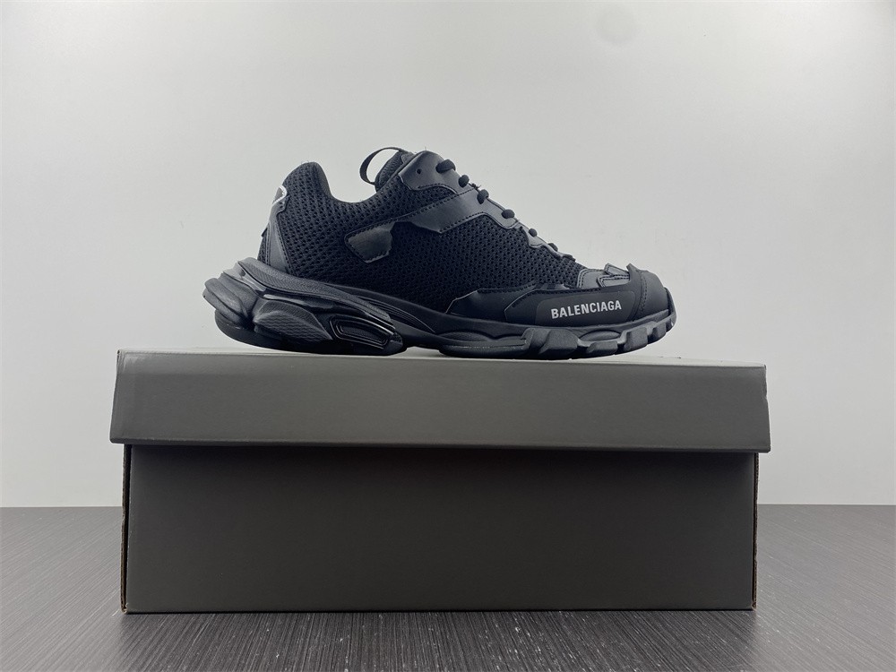 BALENCIAGA Track.3 Sneakers - Black