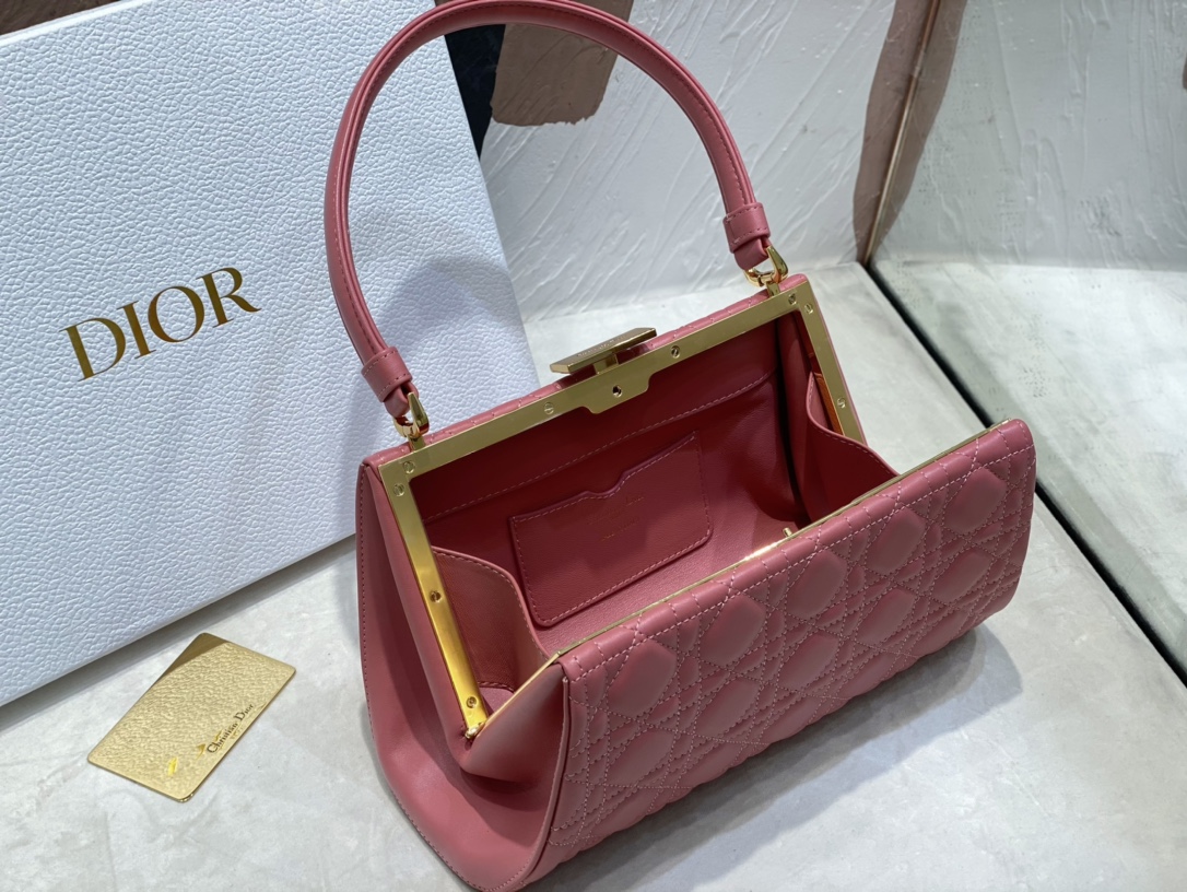 Dior 4530 (2) 26 x 9 x 14.5cm