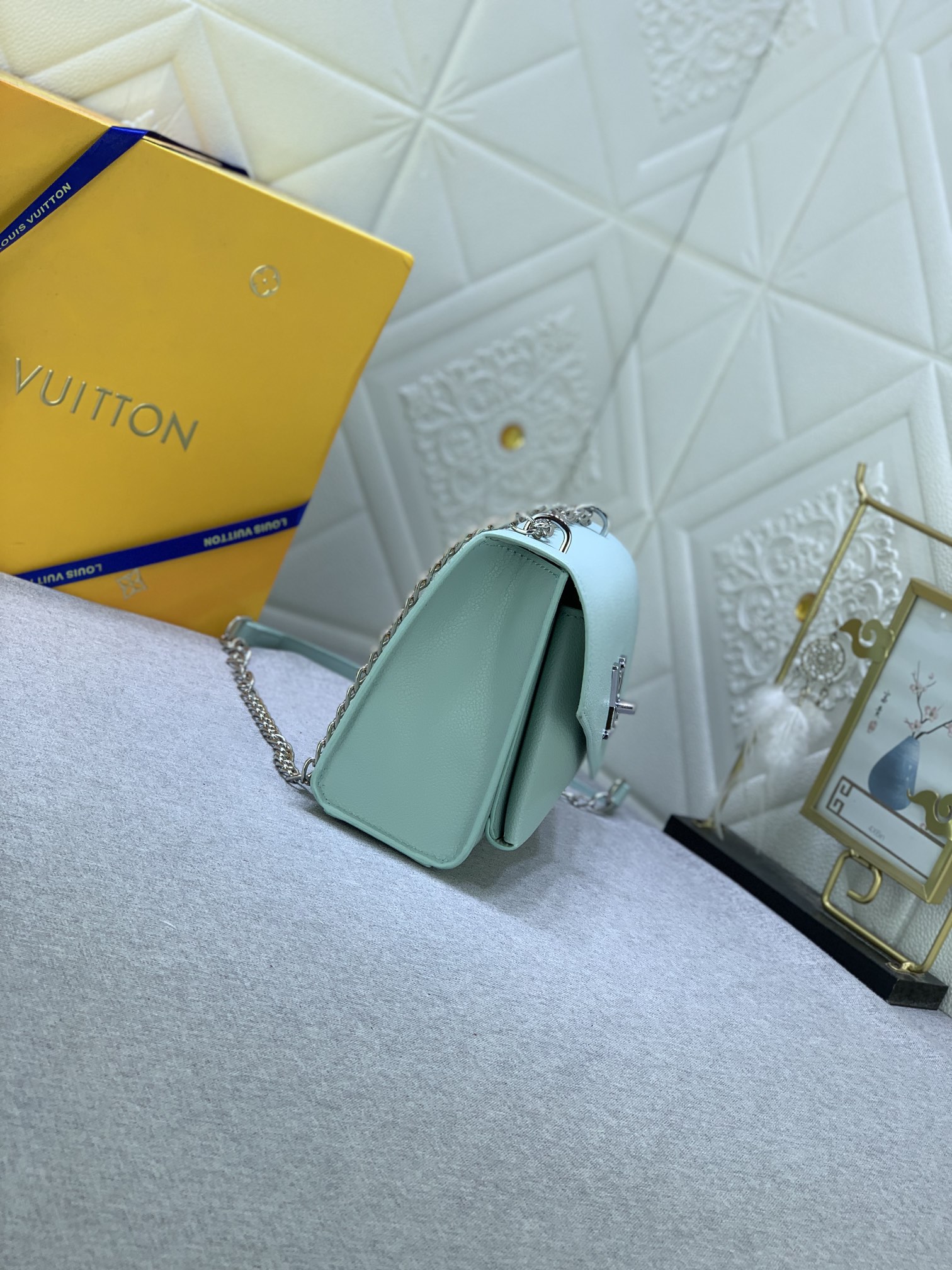 Louis Vuitton Mylockme BB M51418 (2) 22.5 x 17.0 x 5.5cm