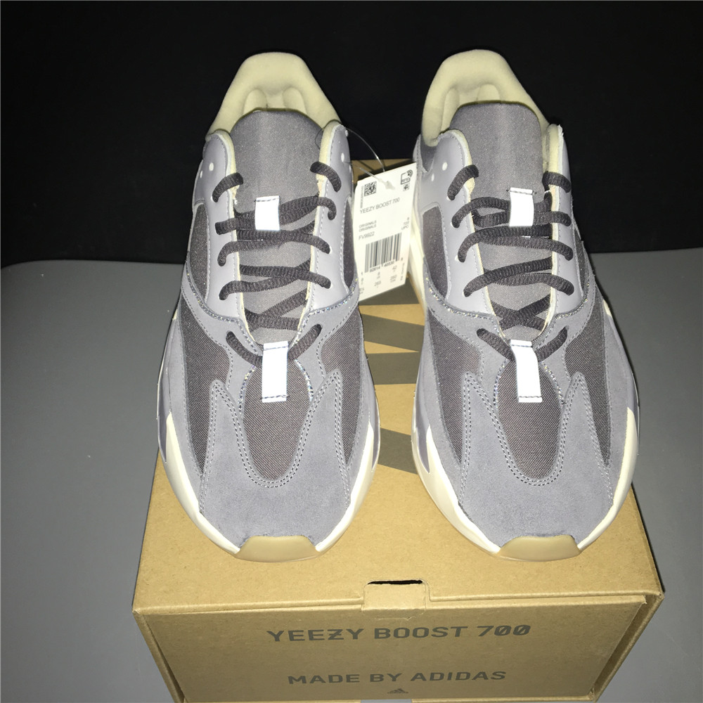 adidas Yeezy Boost 700Magnet