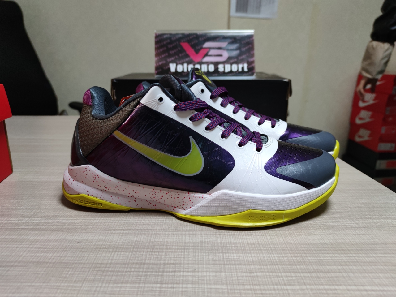 Kobe 6 Protro Grinch CD4991 100