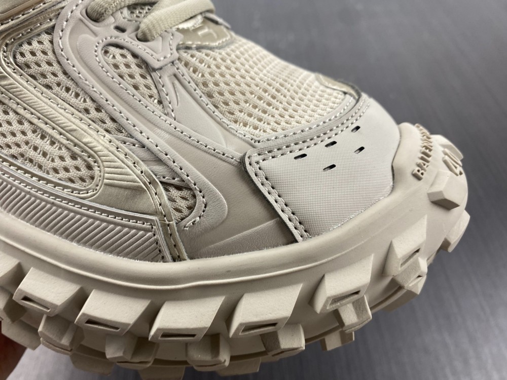 BALENCIAGA Defender Exaggerated-Sole Trainers Beige