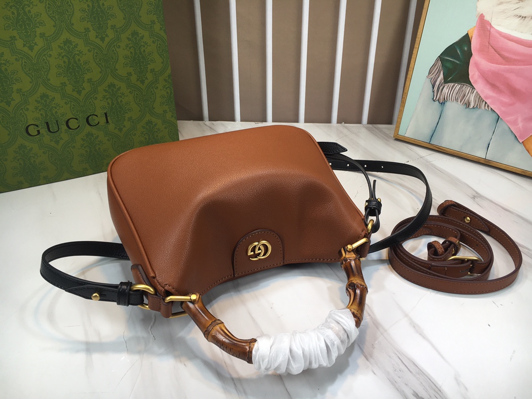 Gucci Diana 746251 24x15x5cm