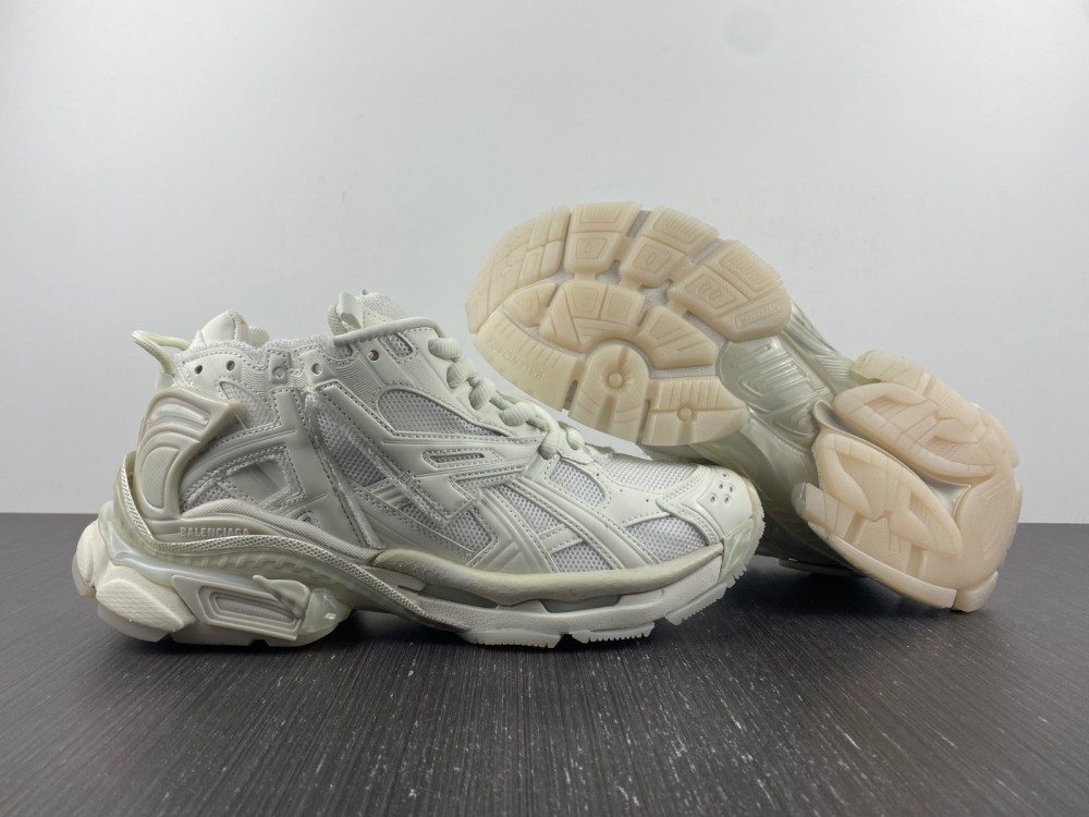 Balenciaga RunnerWhite Glow In The Dark