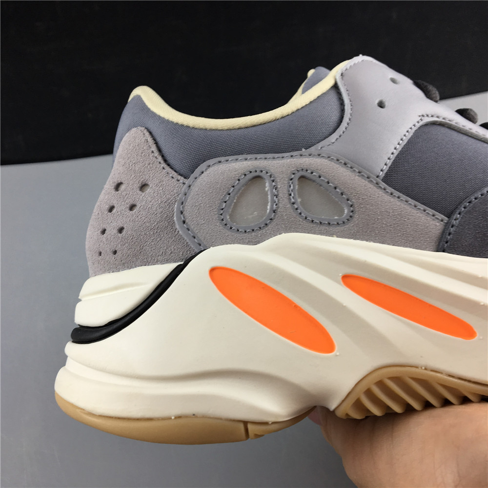 adidas Yeezy Boost 700Magnet