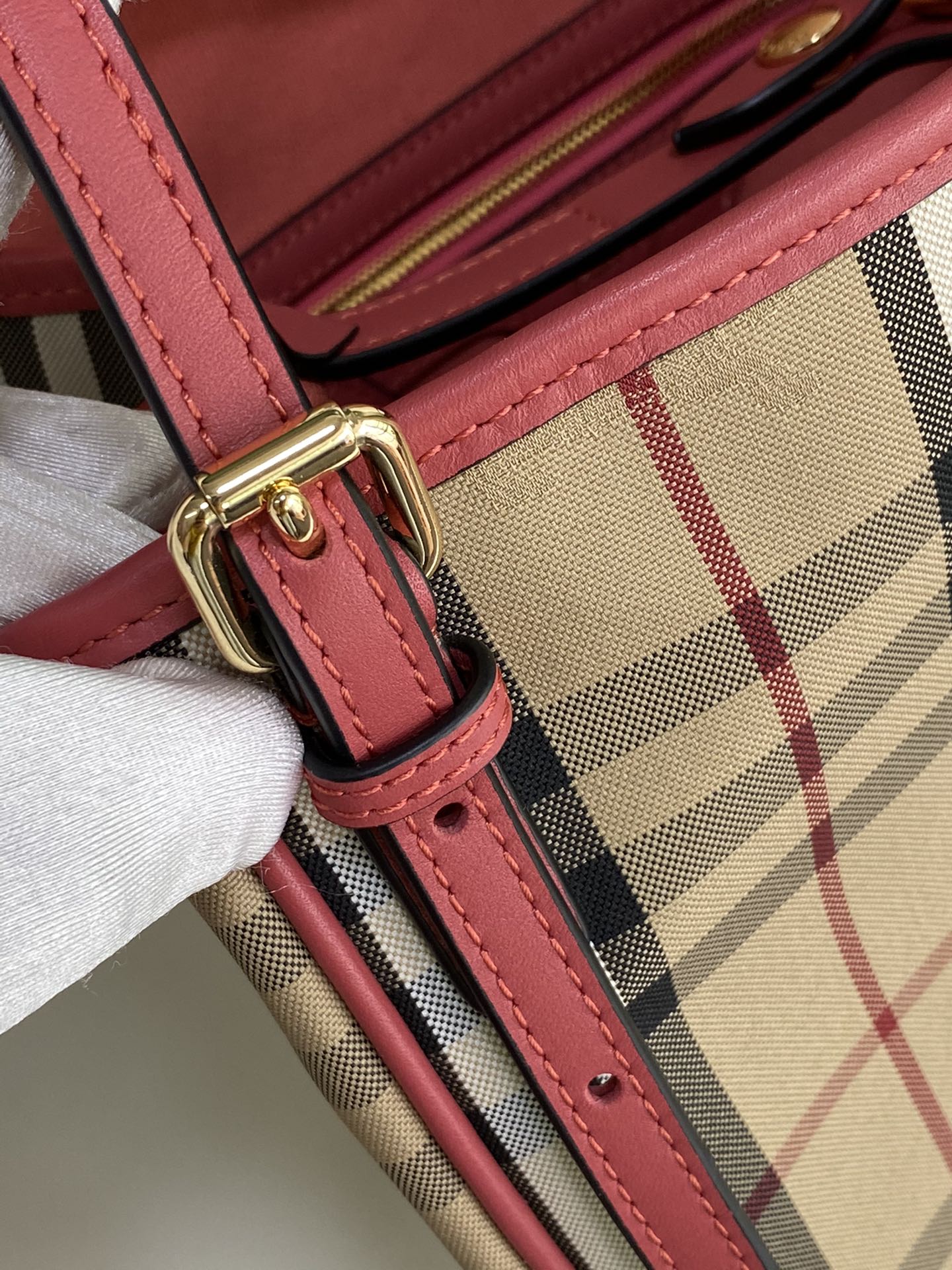 Burberry 881243 28x26
