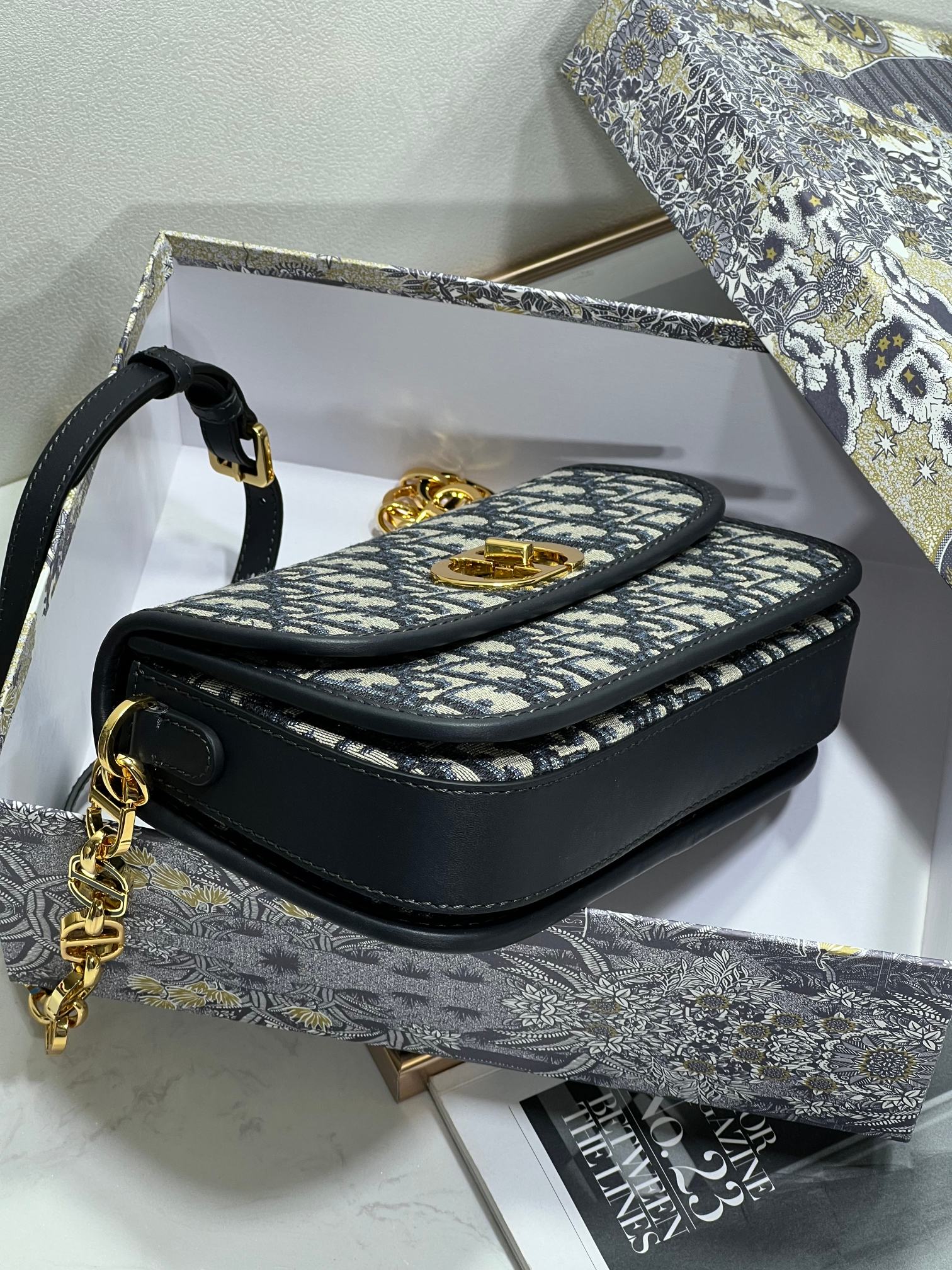 Dior 30 Montaigne Avenue  0322 22.5cm