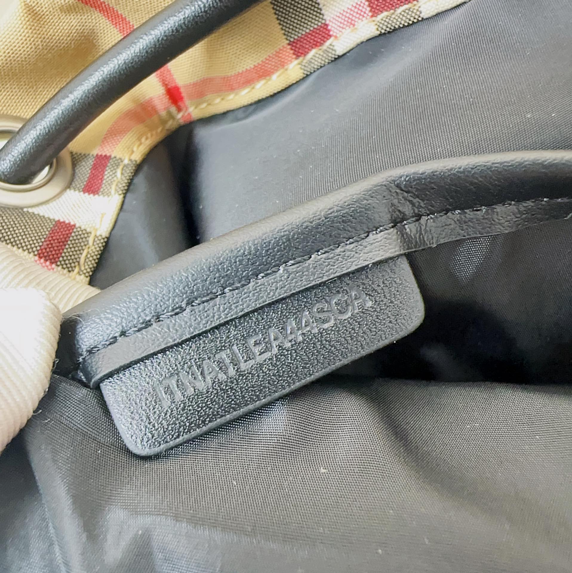 Burberry (24) Rucksack 16x26x16cm