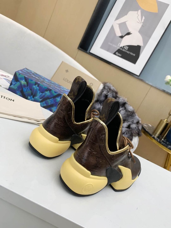 Louis Vuitton Archlight