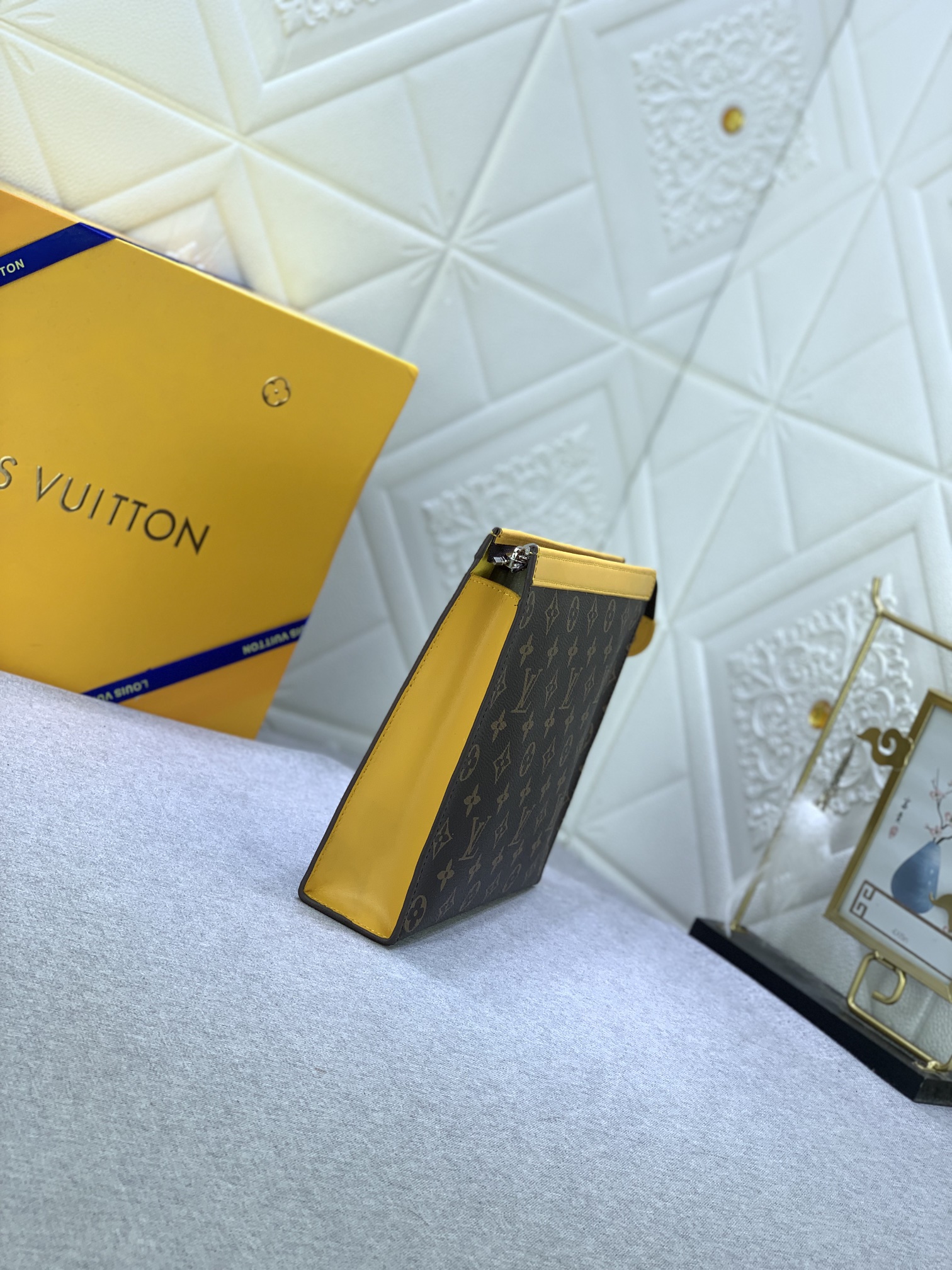 Louis Vuitton Pochette Voyage DnsNh M61692 (7) 27 x 21 x 6cm