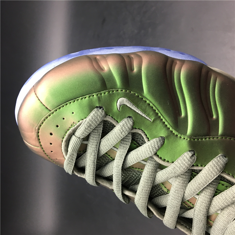 Nike Air Foamposite One Iridescent (Women's) AA3963-001