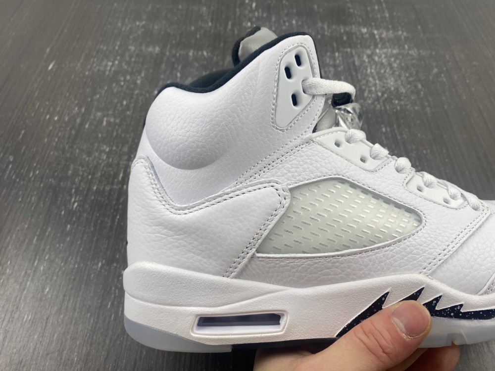 Air Jordan AIR JORDAN 5 RETRO 'WHITE BLACK' DD0587-110