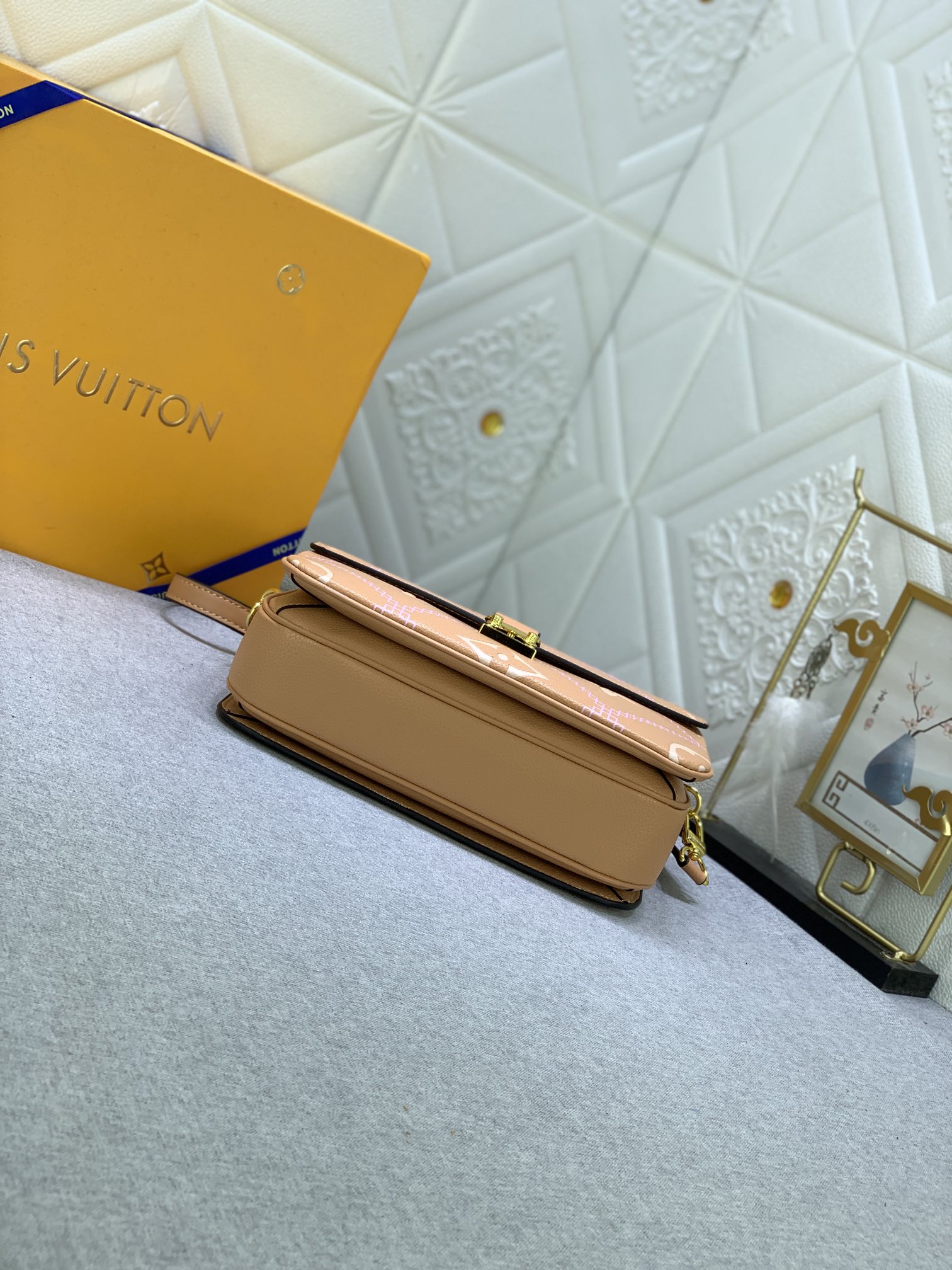 Louis Vuitton Pochette Metis M46028 (2) 25x19x7cm