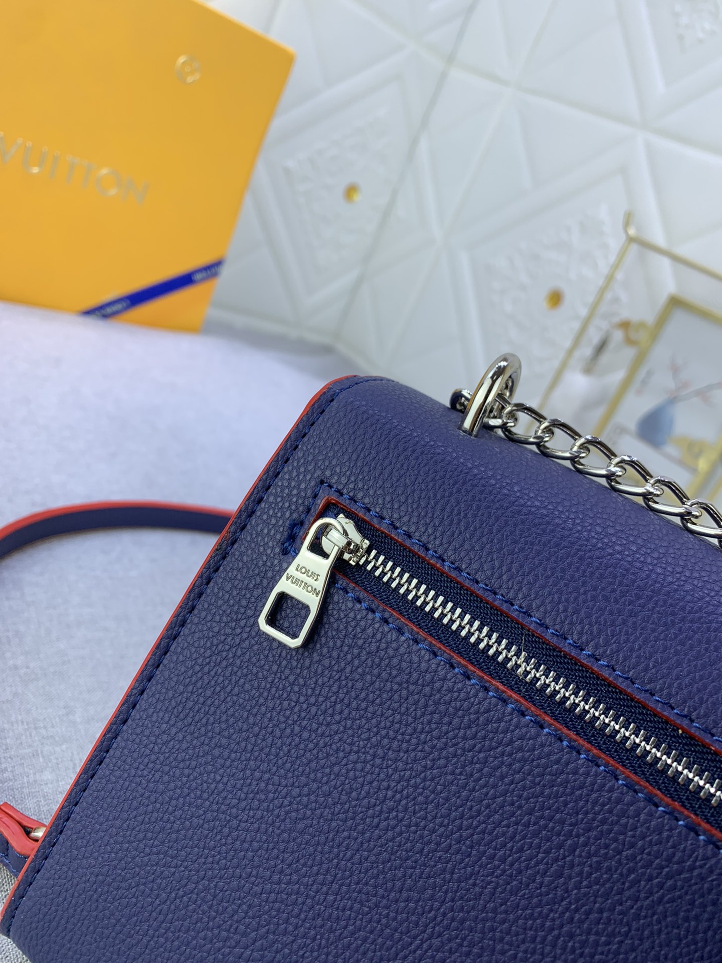 Louis Vuitton Mylockme BB M51418 (2) 22.5 x 17.0 x 5.5 cm