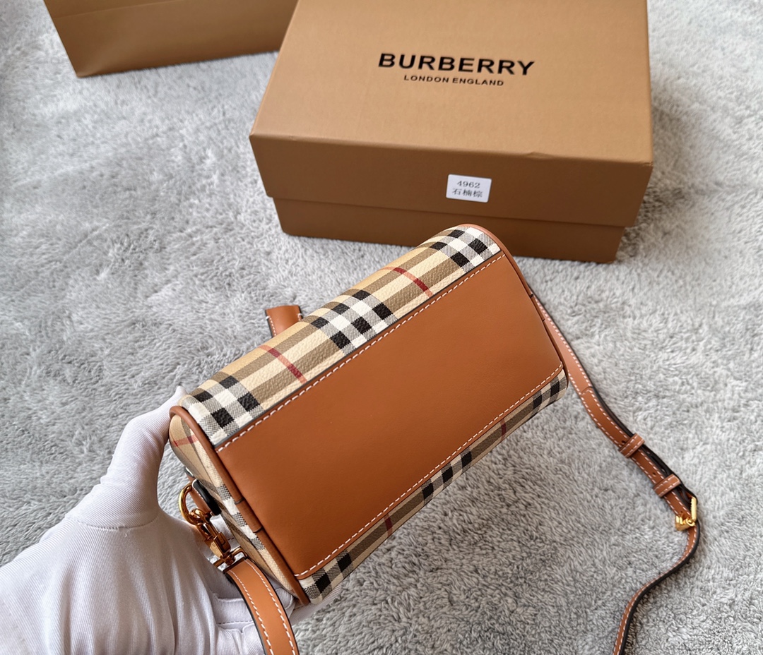 Burberry 496247 18.5 x 11x 12cm