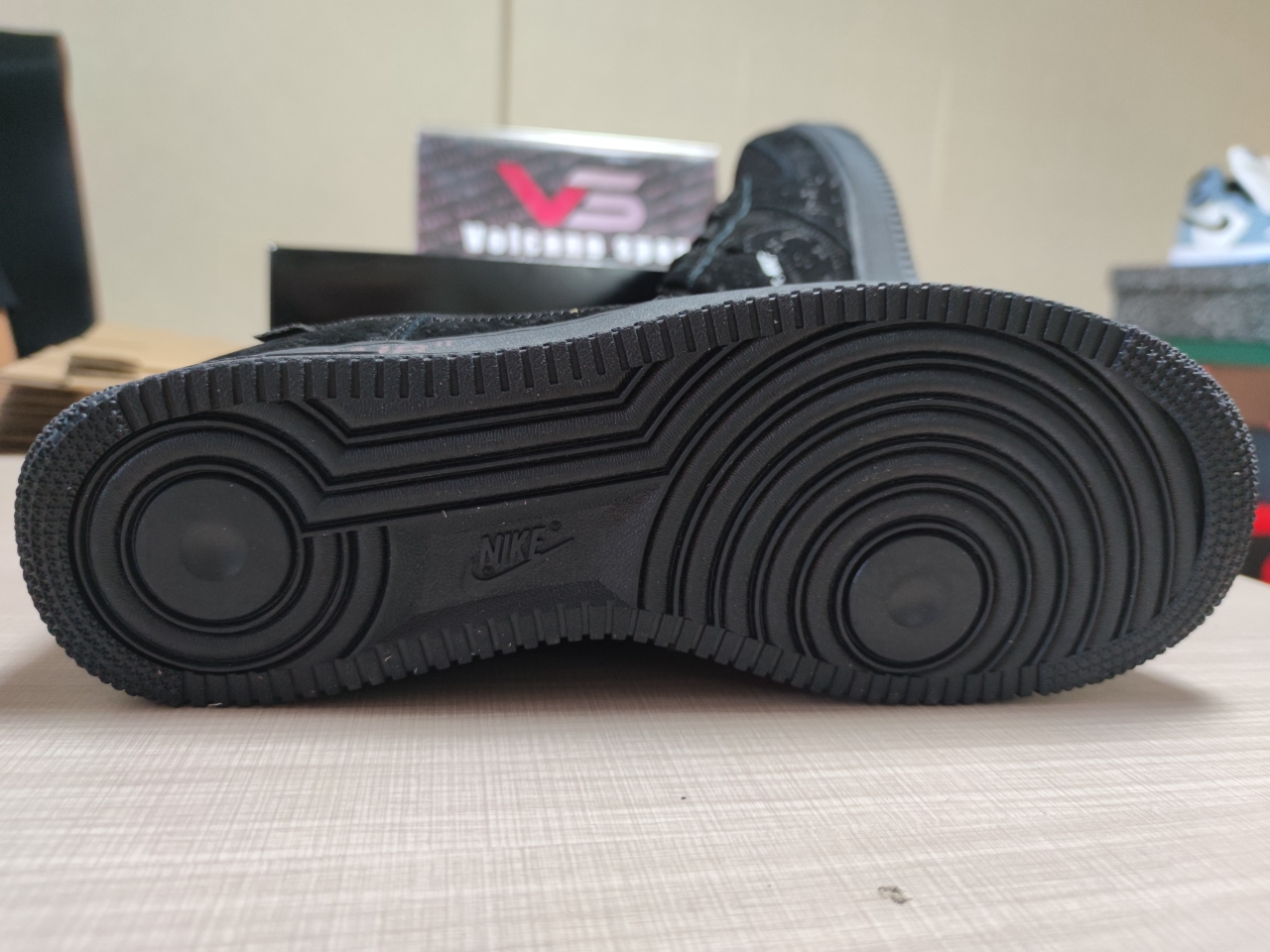 LV X Air Force 1 Low Black