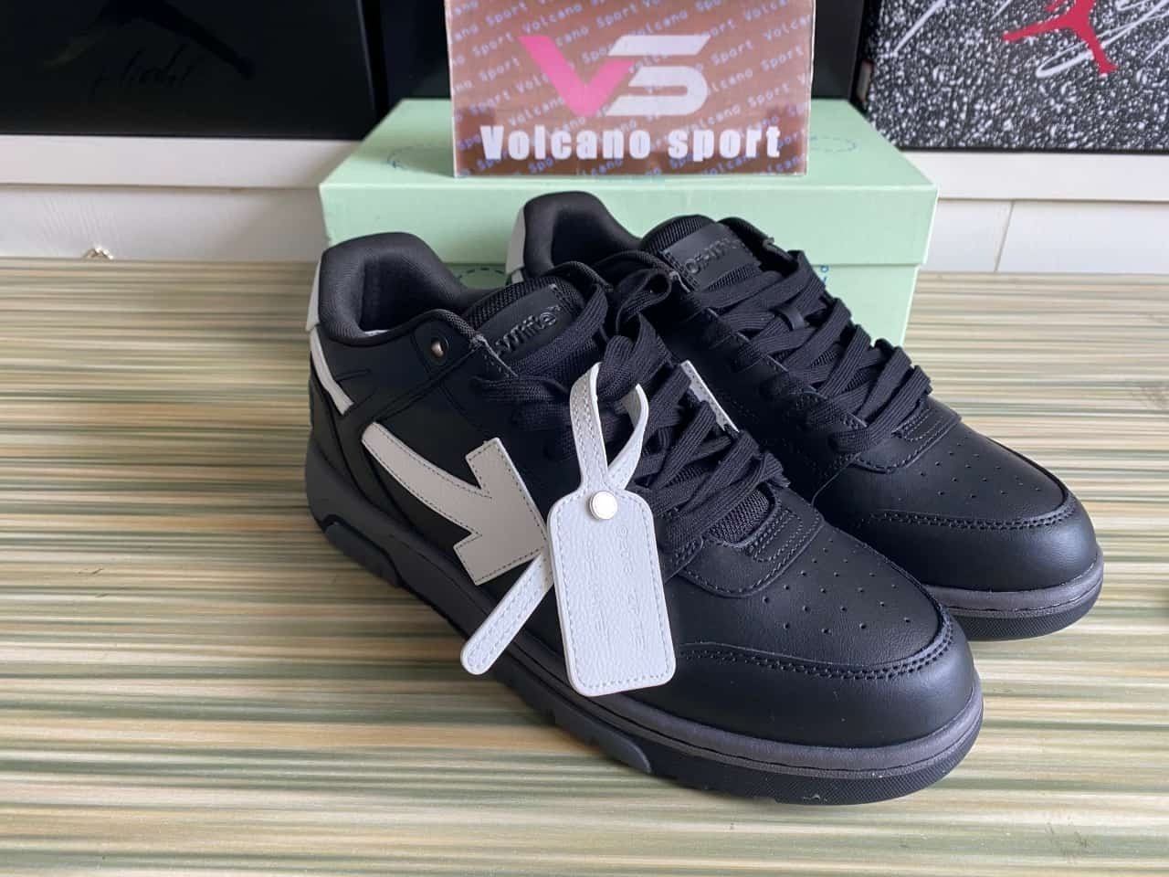 OFF-WHITE Out Of Office OOO Low Tops Black Grey White SS22