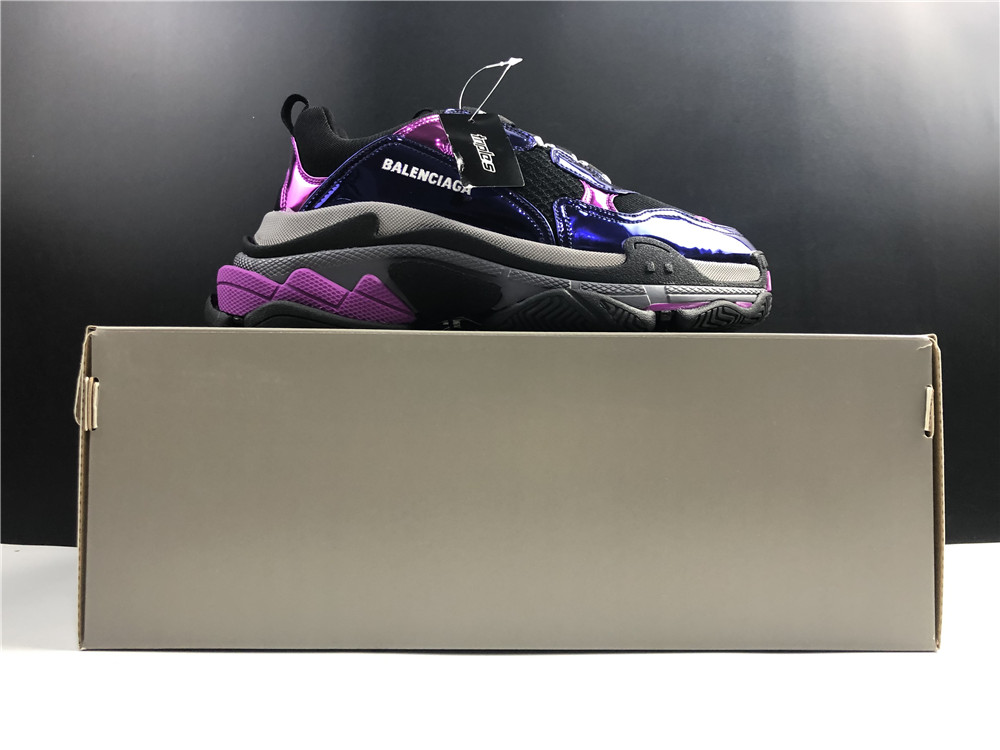 Balenciaga Triple S, Kruševac