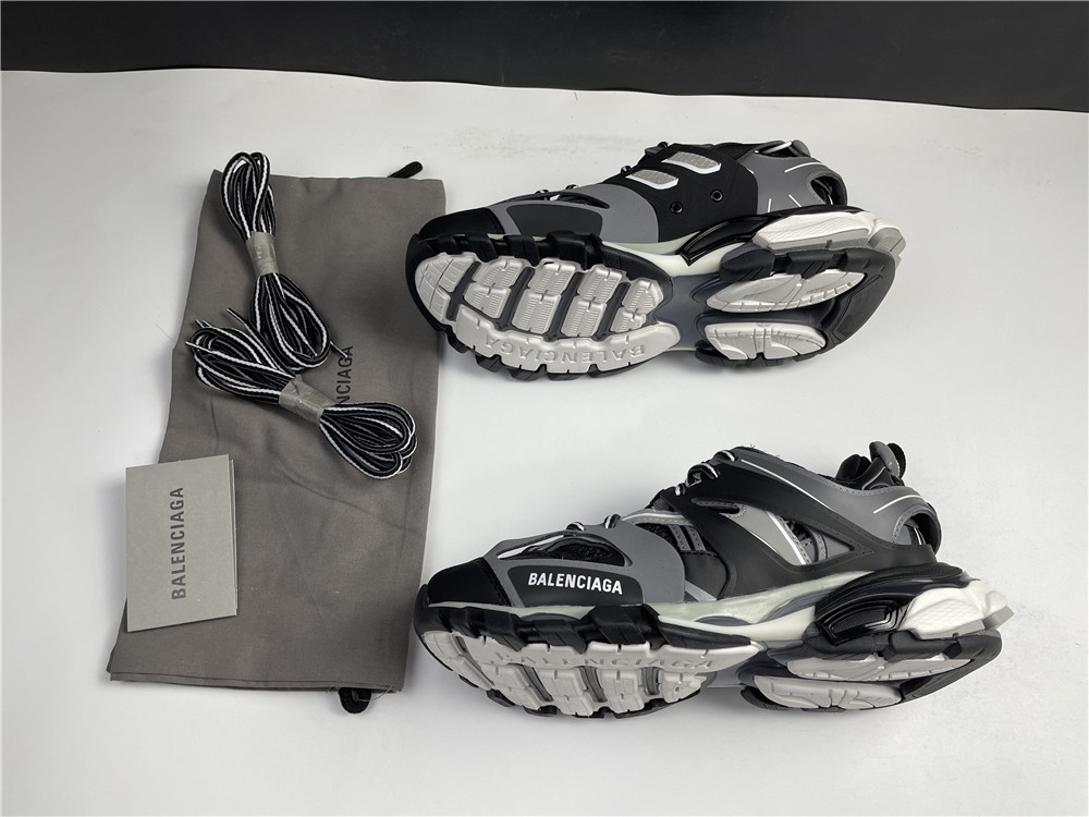 BALENCIAGA Track Parisian family three generations of retro dad shoes
