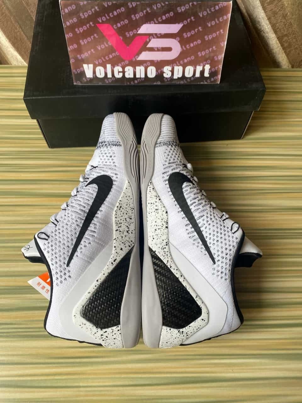Kobe 9 Elite Low Beethoven 639045-101