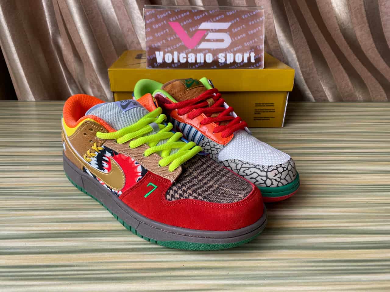 Nike SB Dunk Low What the Dunk 318403-141