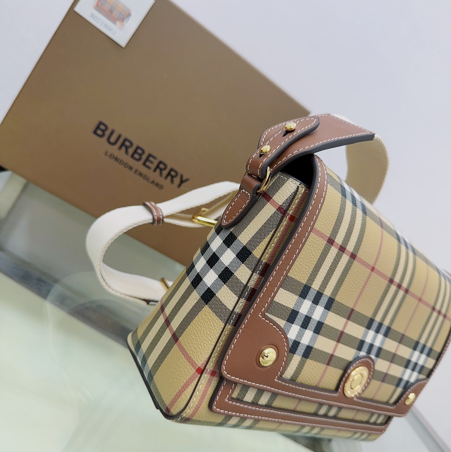 Burberry Note 906163 25 x 8.5 x 18cm