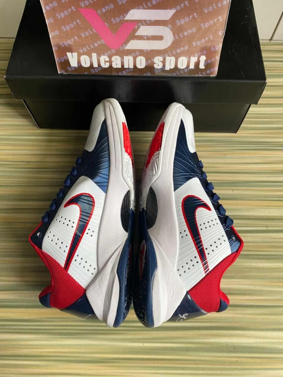 Kobe 5 United We Rise 386429-105